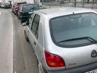 Gebraucht Ford Fiesta 60 PS (44 kW) 1999 Grau Kleinwagen