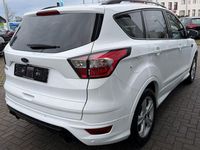 Gebraucht Ford Kuga ST-Line 150 PS (110 kW) 2019 Weiß SUV