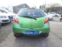 Gebraucht Mazda 2 Active 75 PS (55 kW) 2011 Grün Kleinwagen