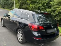 Usata Opel Astra 179 CV (131 kW) 2011 Nero Station wagon
