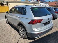 Gebraucht VW Tiguan Life 150 PS (110 kW) 2023 Reflexsilber metallic (metallic) SUV