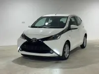 Gebraucht Toyota Aygo X-play 69 PS (50 kW) 2014 Weiß Kleinwagen