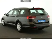 Gebraucht VW Passat 150 PS (110 kW) 2022 Grau Kombi