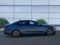 Gebraucht BMW M550 Performance 530 PS (389 kW) 2023 Arctic race blue Limousine