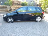 Gebraucht Mercedes B180 122 PS (89 kW) 2013 Schwarz Van / Kleinbus