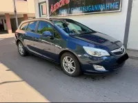 Second-hand Opel Astra 110 CP (80 kW) 2011 Albastru Break