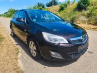 Gebraucht Opel Astra Edition 101 PS (74 kW) 2012 Braun Limousine
