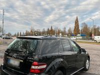 Gebraucht Mercedes ML320 224 PS (164 kW) 2008 Schwarz SUV