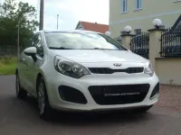 Gebraucht Kia Rio Attract 86 PS (63 kW) 2013 Weiß Limousine