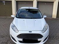 Gebraucht Ford Fiesta Titanium 80 PS (58 kW) 2013 Weiß Kleinwagen