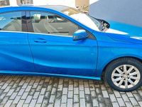 Gebraucht Mercedes A180 122 PS (89 kW) 2013 Blau Limousine