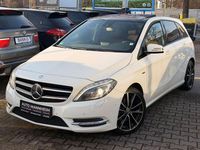 Gebraucht Mercedes B200 156 PS (114 kW) 2012 Weiß Van / Kleinbus