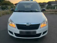 Gebraucht Skoda Roomster 70 PS (51 kW) 2012 Weiß Van / Kleinbus