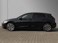 Gebraucht VW Golf VIII Active 131 PS (96 kW) 2022 Deep black perleffekt Limousine