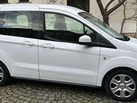 Gebraucht Ford Tourneo 101 PS (74 kW) 2015 Weiß Kombi