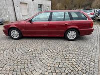 Gebraucht BMW 525 192 PS (141 kW) 2001 Rot Kombi
