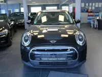 Gebraucht Mini Cooper SE Essential 135 kW (184 PS) 2023 Midnight black metallic Kleinwagen
