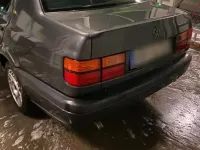 Gebraucht VW Vento 75 PS (55 kW) 1993 Grau Limousine