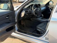 Gebraucht BMW 325 218 PS (160 kW) 2008 Bluewater metallic Kombi