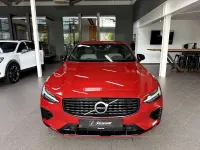Gebraucht Volvo S60 R-Design 392 PS (288 kW) 2020 Fusion red / metallic (metallic) Limousine