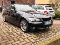Gebraucht BMW 320 170 PS (125 kW) 2008 Schwarz Limousine