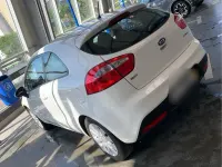 Gebraucht Kia Rio 75 PS (55 kW) 2012 Weiß Limousine