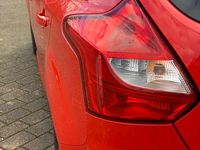 Gebraucht Ford Focus Titanium 182 PS (133 kW) 2014 Rot Limousine