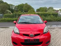 Gebraucht Toyota Aygo 67 PS (49 kW) 2009 Rot Kleinwagen