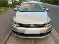 Gebraucht VW Jetta 122 PS (89 kW) 2013 Gold Limousine