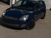 Gebraucht Ford Fiesta Ambiente 70 PS (51 kW) 2008 Blau Kleinwagen