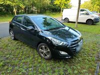 Gebraucht Hyundai i30 101 PS (74 kW) 2014 Schwarz Limousine