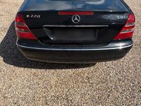 Gebraucht Mercedes E220 150 PS (110 kW) 2004 Limousine
