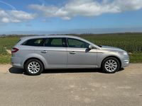 Usado Ford Mondeo 140 CV (102 kW) 2014 Plateado Familiar