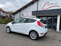 Gebraucht Ford Fiesta 101 PS (74 kW) 2016 Weiß Limousine