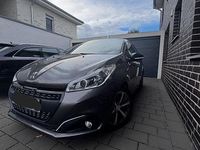 Gebraucht Peugeot 208 Active 83 PS (61 kW) 2017 Kleinwagen