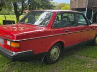 Gebraucht Volvo 240 116 PS (85 kW) 1989 Rot Limousine
