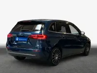 Gebraucht Mercedes B180 Style 116 PS (85 kW) 2019 Blau Kleinwagen