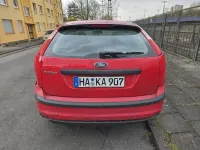 Gebraucht Ford Focus Trend 101 PS (74 kW) 2005 Rot Limousine