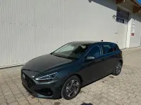 Neu Hyundai i30 150 PS (110 kW) 2026 Grün Limousine