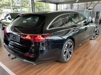 Używany Mercedes E220 Advanced 197 KM (144 kW) 2024 Czarny Kombi