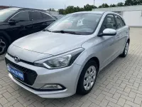 Gebraucht Hyundai i20 75 PS (55 kW) 2017 Silber Limousine