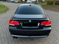 Gebraucht BMW 325 218 PS (160 kW) 2008 Schwarz Coupé