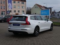 Gebraucht Volvo V60 Core 197 PS (144 kW) 2024 Weiß Kombi