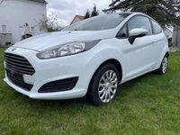 Gebraucht Ford Fiesta Trend 60 PS (44 kW) 2014 Weiß Kleinwagen