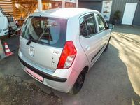 Gebraucht Hyundai i10 67 PS (49 kW) 2009 Silber Kleinwagen