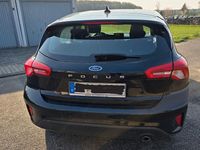 Gebraucht Ford Focus Cool & Connect 120 PS (88 kW) 2019 Schwarz Limousine