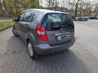 Gebraucht Mercedes A160 Elegance 95 PS (69 kW) 2011 Grau Van / Kleinbus