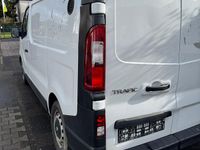 Gebraucht Renault Trafic 90 PS (66 kW) 2015 Weiß Van / Kleinbus