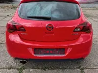 Gebraucht Opel Astra Color Edition 179 PS (131 kW) 2012 Rot Limousine