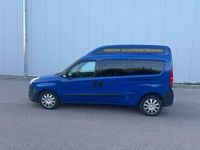 Gebraucht Opel Combo Selection 120 PS (88 kW) 2017 Blau Van / Kleinbus